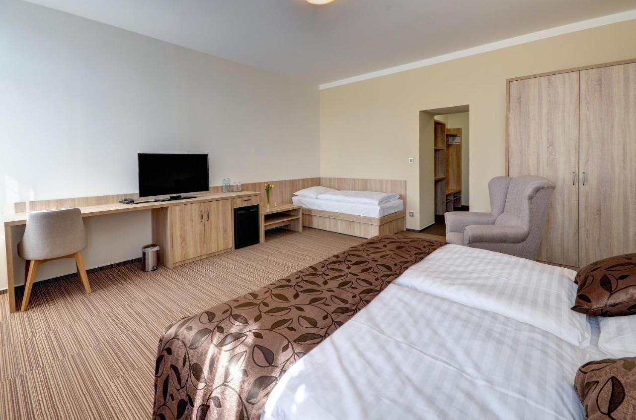 Bilovec Hotel Gtc 3* Superior מראה חיצוני תמונה