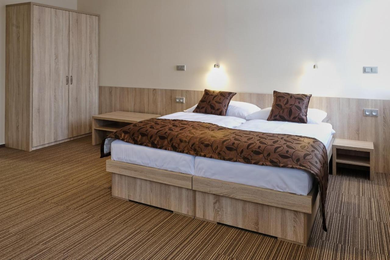 Bilovec Hotel Gtc 3* Superior מראה חיצוני תמונה